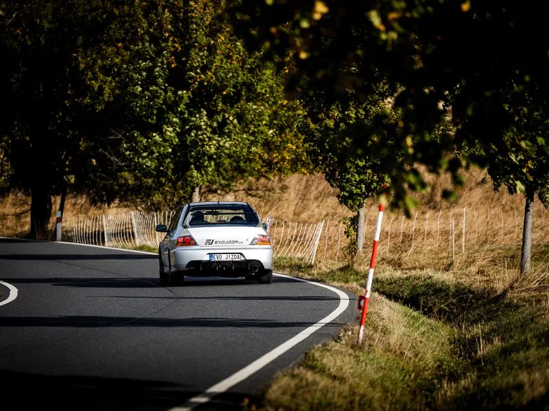 Zážitková rally jízda v Mitsubishi Lancer EVO IX