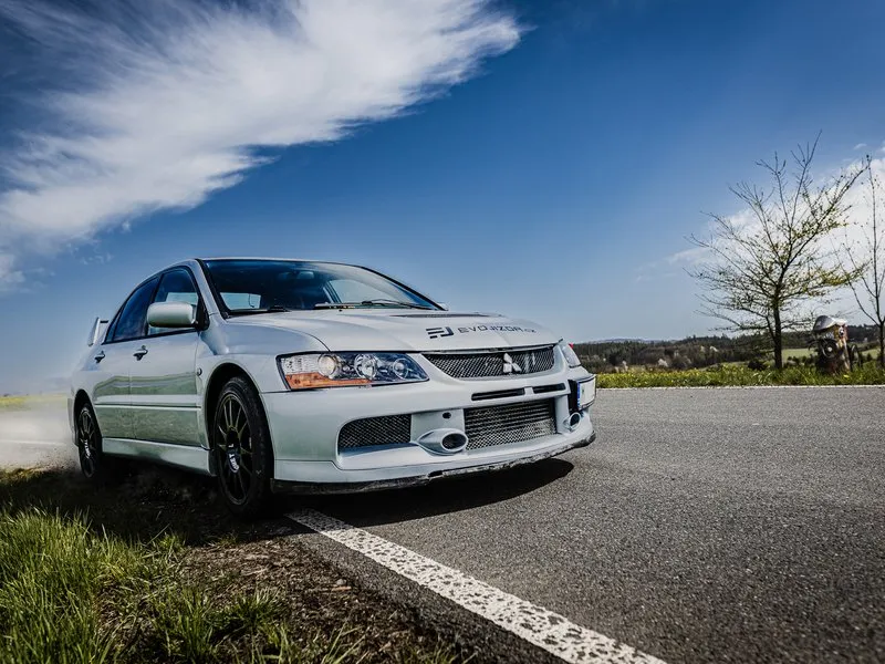Zážitková rally jízda v Mitsubishi Lancer EVO IX