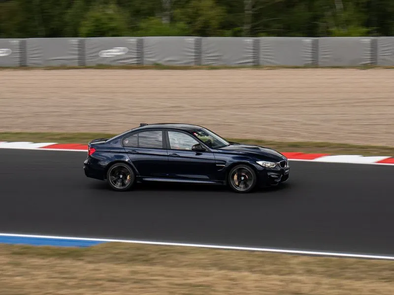 Jízda na okruhu v BMW