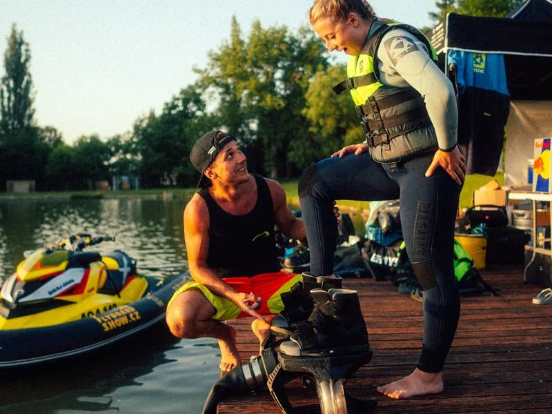 Kurz flyboardingu s videorozborem