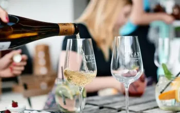 Degustace sýrů a vína na farmě s výrobou korbáčků – dárek a zážitek