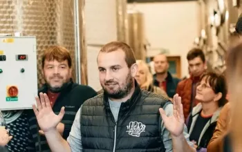 Na den vinařem: Od degustace vína po výrobu korbáčků