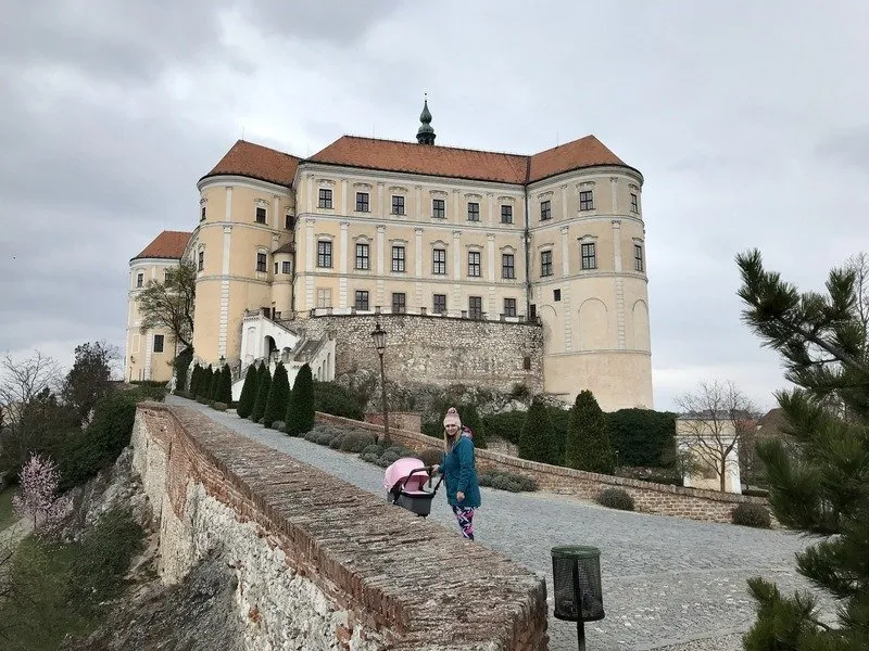 Bílá paní mikulovská: Venkovní úniková hra