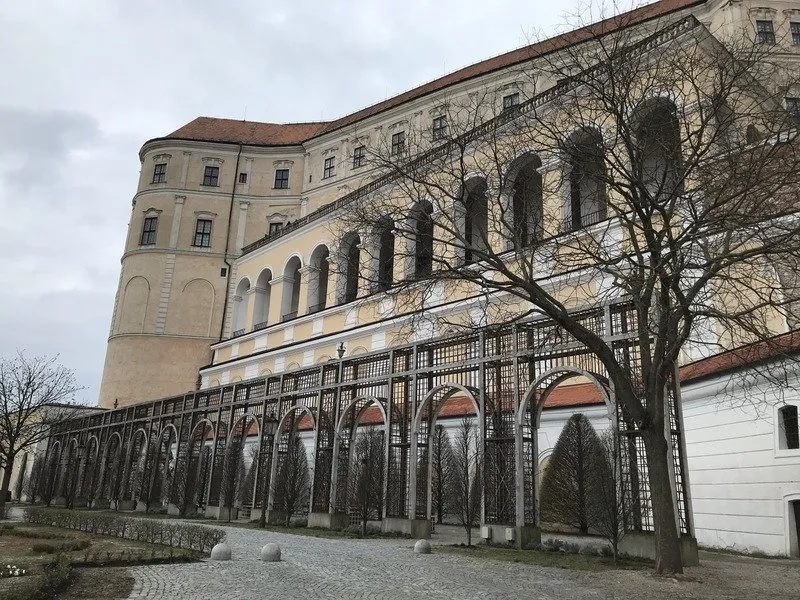 Bílá paní mikulovská: Venkovní úniková hra