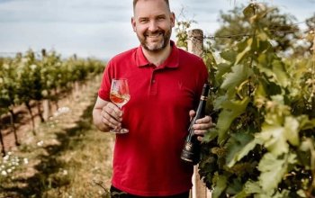 Prohlídka Habánských sklepů a vinařství s degustací a dárkem