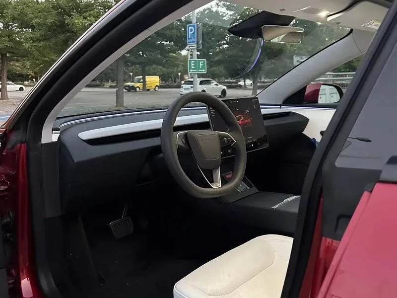 Jízda v elektromobilu Tesla Model 3 Performance Highland 24