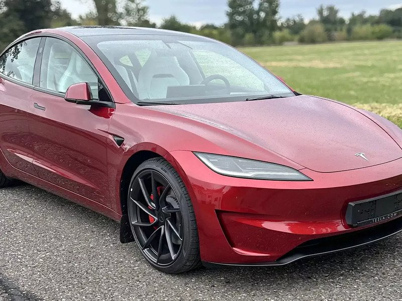 Jízda v elektromobilu Tesla Model 3 Performance Highland 24