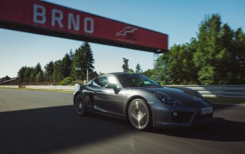 Jízda v Porsche 718 na Masarykově okruhu