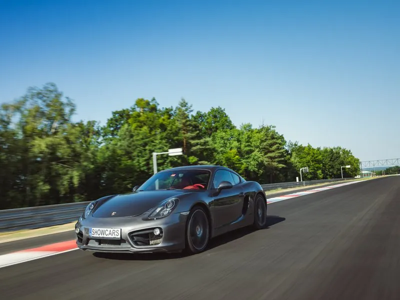 Jízda v Porsche 718 na Masarykově okruhu