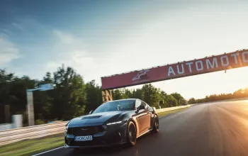 Jízda ve Ford Mustang Dark Horse na Masarykově okruhu – dárek a zážitek