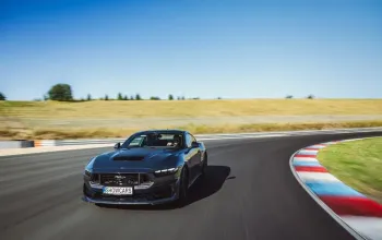 Jízda ve Ford Mustang Dark Horse na Masarykově okruhu
