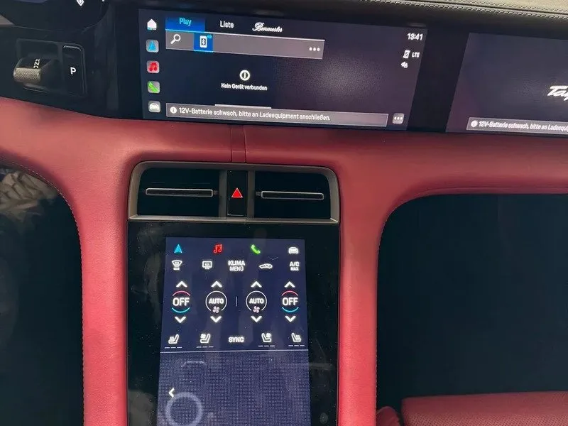 Jízda elektromobilem Porsche Taycan Cross Turismo 4S na polygonu