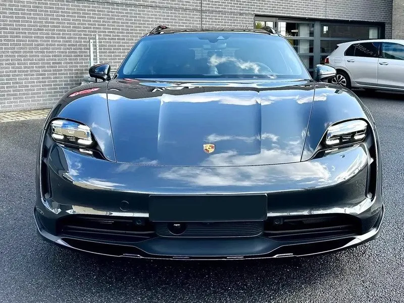 Jízda elektromobilem Porsche Taycan Cross Turismo 4S na polygonu