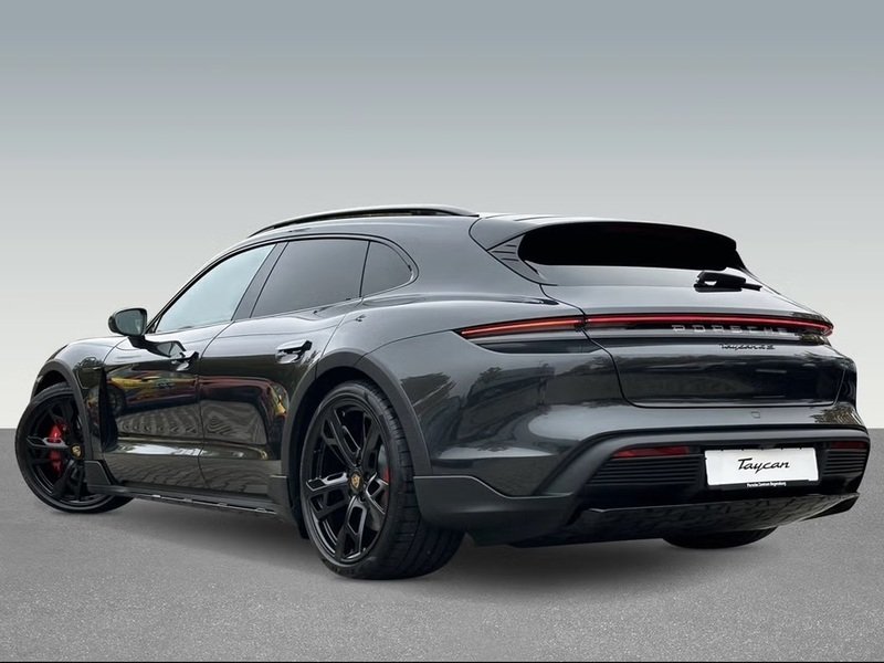 Jízda elektromobilem Porsche Taycan Cross Turismo 4S na polygonu