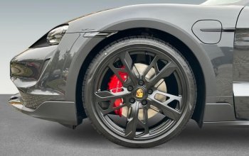 Jízda elektromobilem Porsche Taycan Cross Turismo 4S na polygonu