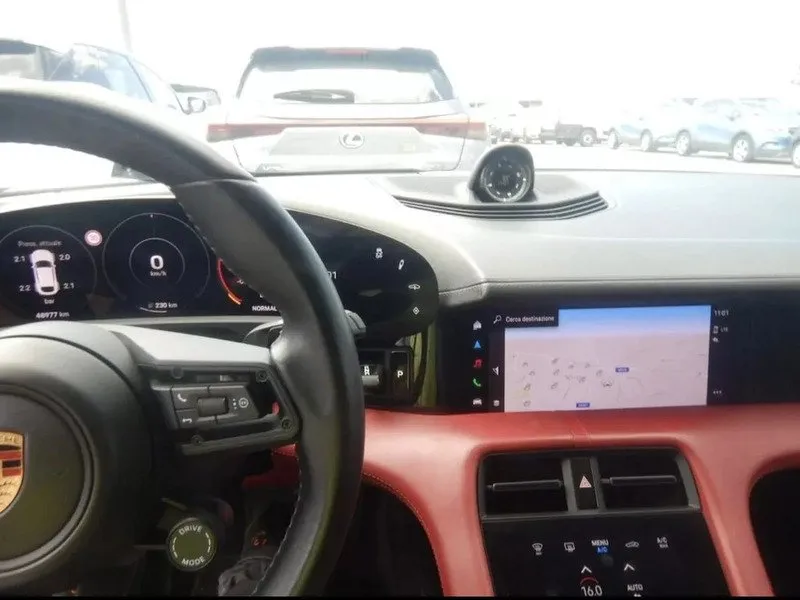 Jízda elektromobilem Porsche Taycan Cross Turismo 4S na polygonu