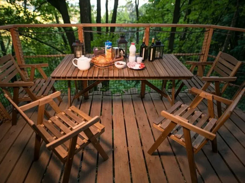 Ubytování v Treehouse pod Ještědem pro 2 + snídaně