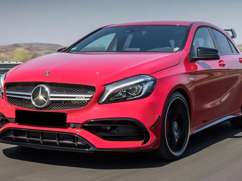 Jízda v Mercedes-Benz A AMG 45 na polygonu