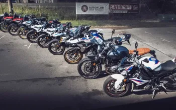 Testovacím jezdcem motocyklů BMW na okruhu