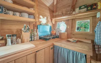 Ubytování v tree housu s vlastní saunou