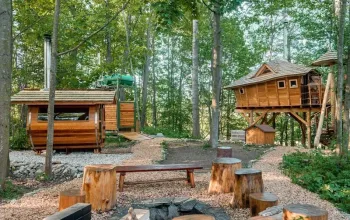Ubytování v tree housu s vlastní saunou