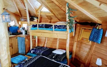 Ubytování v tree housu s vlastní saunou