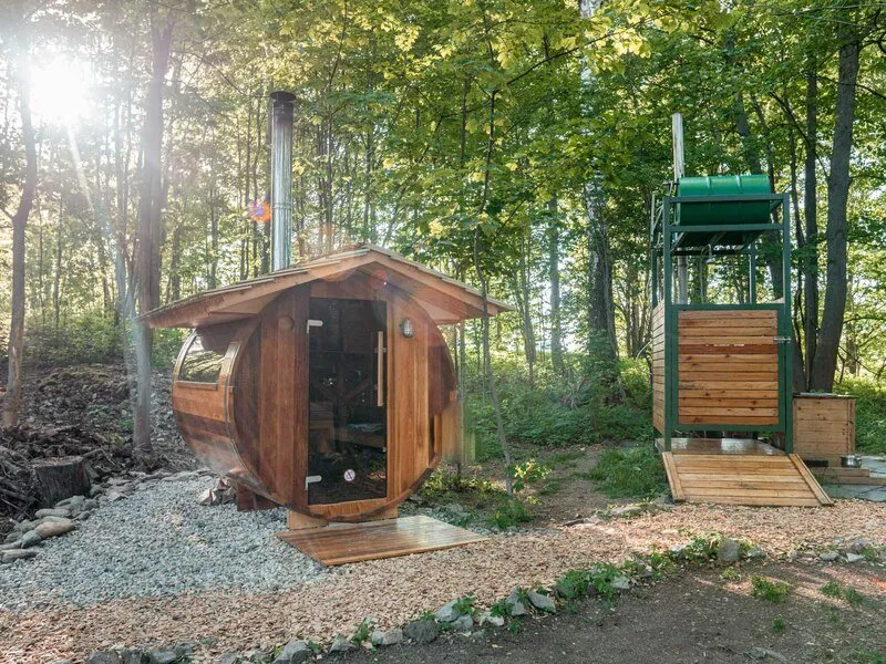 Ubytování v tree housu s vlastní saunou