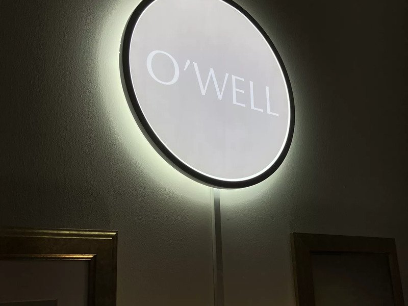 Omlazující kosmetická péče + faceliftingová masáž