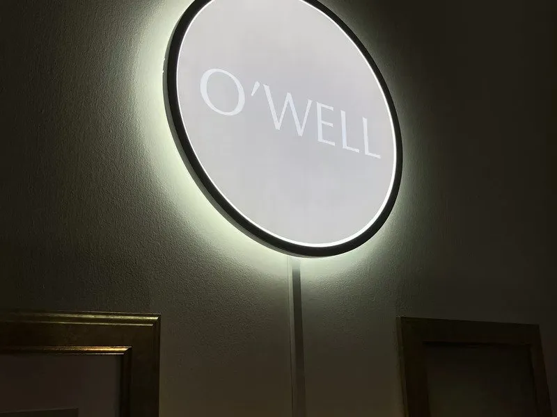 Omlazující kosmetická péče + faceliftingová masáž