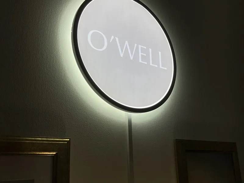 Omlazující kosmetická péče + faceliftingová masáž