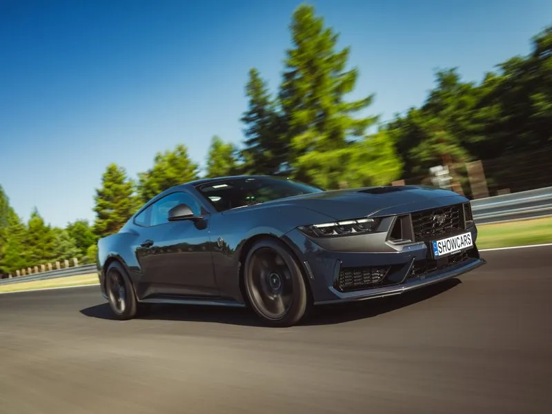 Jízda ve Ford Mustang Dark Horse 5.0 V8 na závodním okruhu, Most