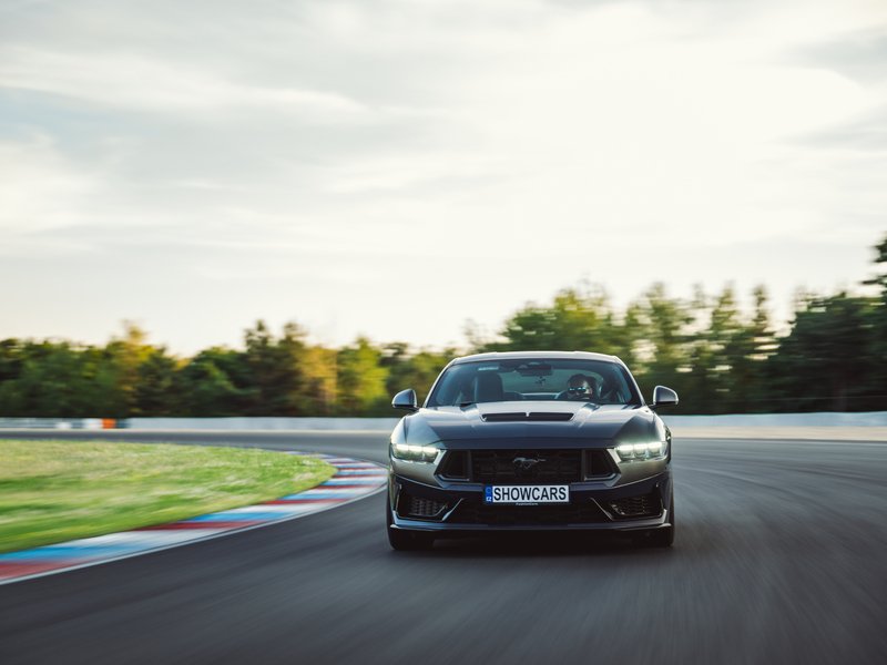 Jízda ve Ford Mustang Dark Horse 5.0 V8 na závodním okruhu, Most