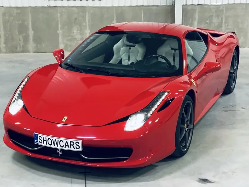Jízda ve Ferrari 458 Italia na okruhu Autodrom Most