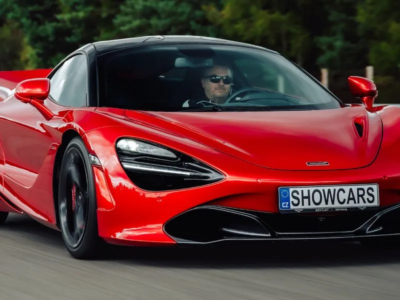 Jízda ve voze McLaren 675LT na okruhu Autodrom Most