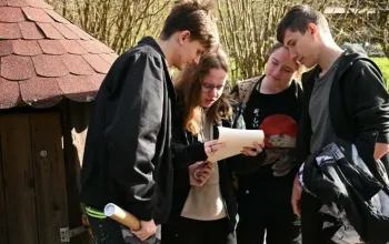 Úniková hra na včelí farmě: Hledání Zlatého úlu