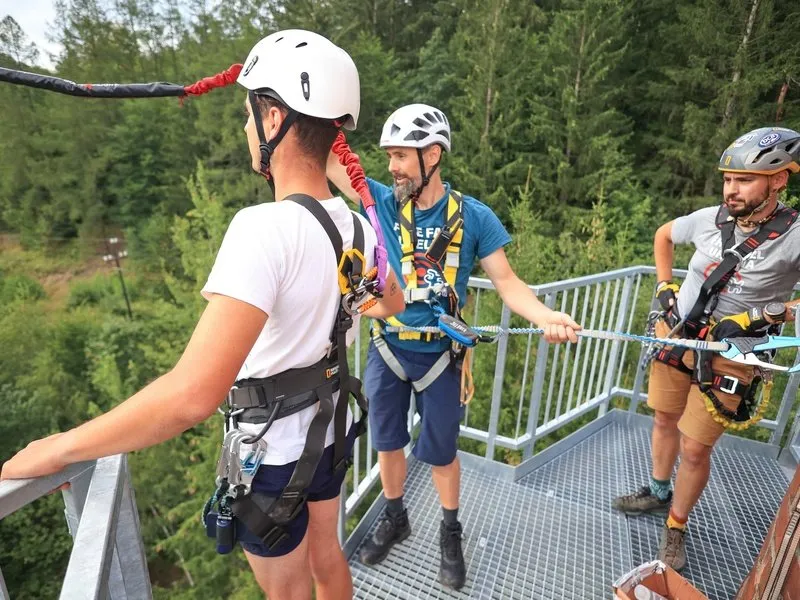 Adrenalinový seskok z komína