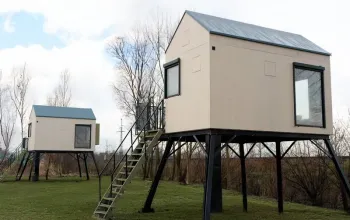 Glampingový pobyt na Slovácku: Posed u trati