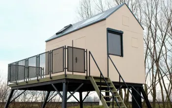 Glampingový pobyt na Slovácku: Posed u trati