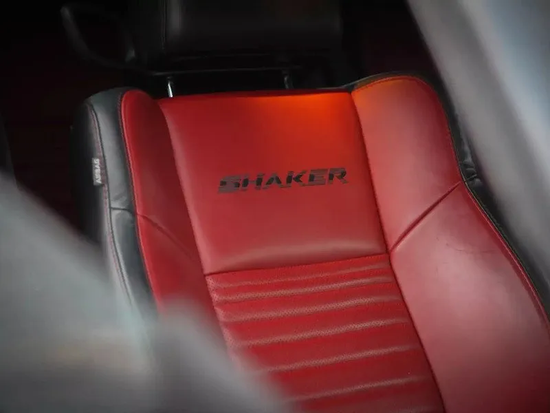 Pronájem supersportu Dodge Challenger 2015 Shaker