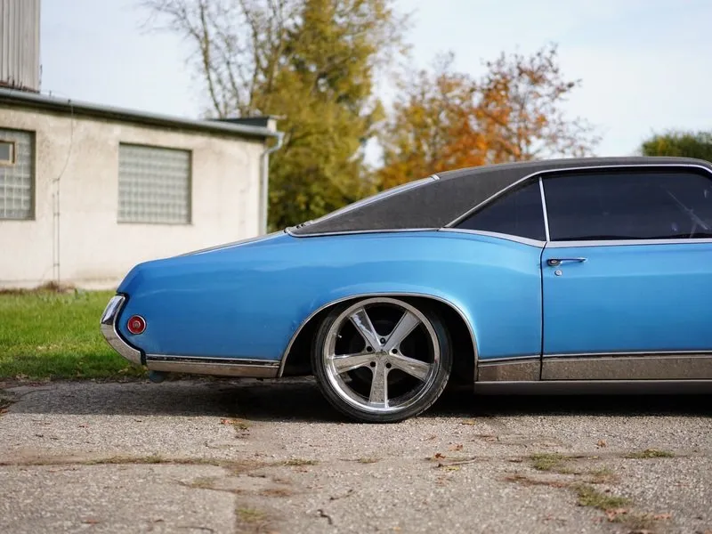 Pronájem veteránu Buick Riviera 1969