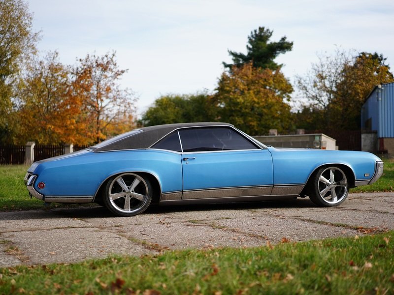 Pronájem veteránu Buick Riviera 1969