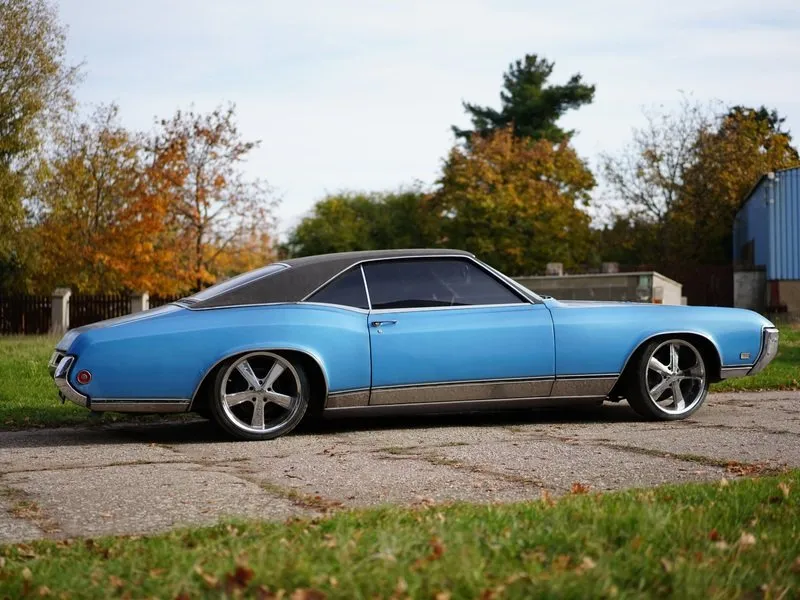 Pronájem veteránu Buick Riviera 1969
