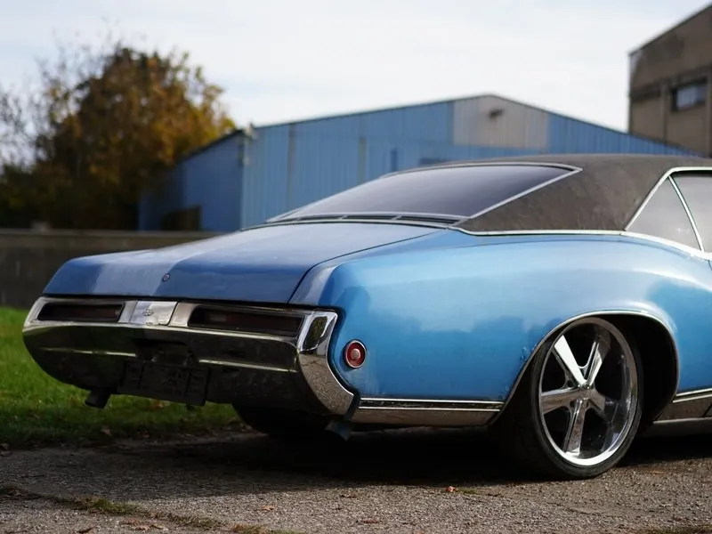 Pronájem veteránu Buick Riviera 1969