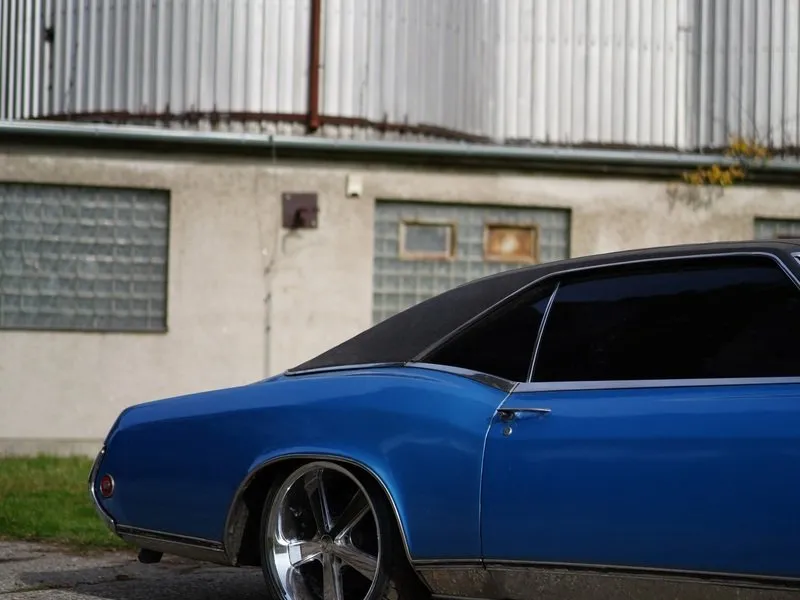 Pronájem veteránu Buick Riviera 1969