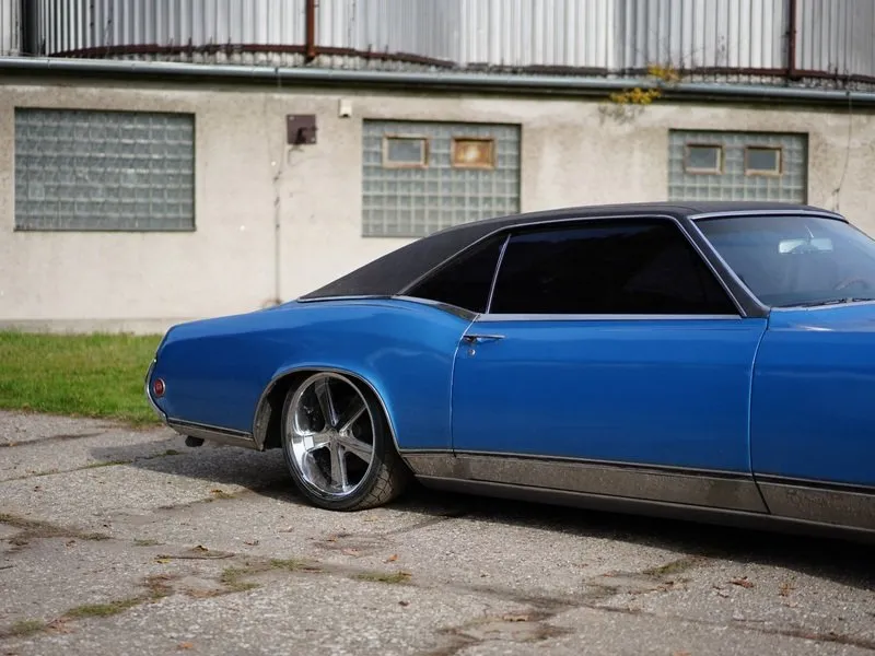 Pronájem veteránu Buick Riviera 1969