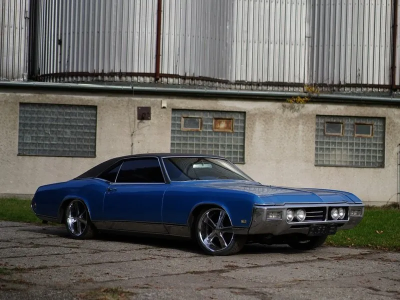 Pronájem veteránu Buick Riviera 1969