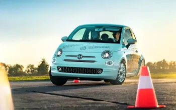 Zážitková jízda Fiatem 500 Ellenator pro řidiče od 14 let Zážitková jízda Fiatem 500 Ellenator pro řidiče od 14 let – dárek a zážitek