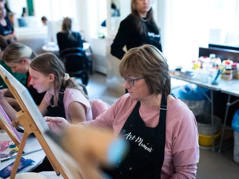 Luxusní brunch s malováním zlatými plátky