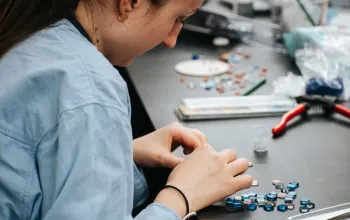 Kreativní kurz: Tvoření mozaiky z keramických střepů a skla