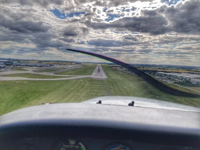 Pilotem letadla na zkoušku: Přistání na letišti Václava Havla